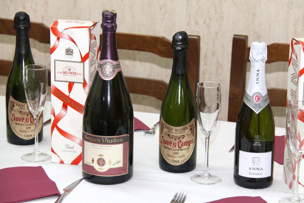 Hostal Restaurante La Masia Vila-real Eksteriør bilde