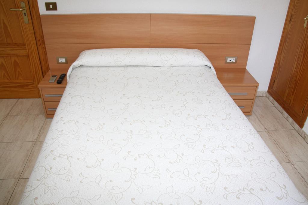 Hostal Restaurante La Masia Vila-real Rom bilde