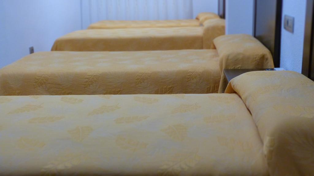 Hostal Restaurante La Masia Vila-real Eksteriør bilde
